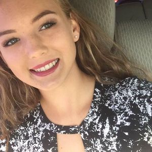 Meet your Posher, Charli